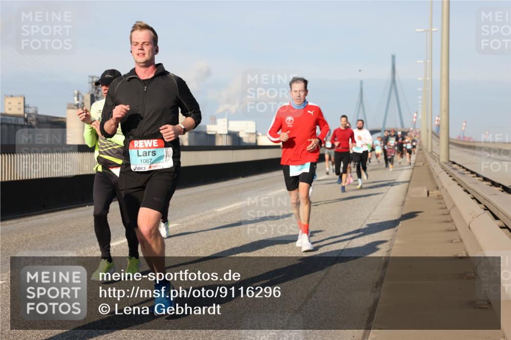 03.10.2025 - Köhlbrandbrückenlauf Lena Gebhardt http://msf.ph/oto/9116296 03.10.2025 09:44:01 Position 2 1067 meine-sportfotos.de