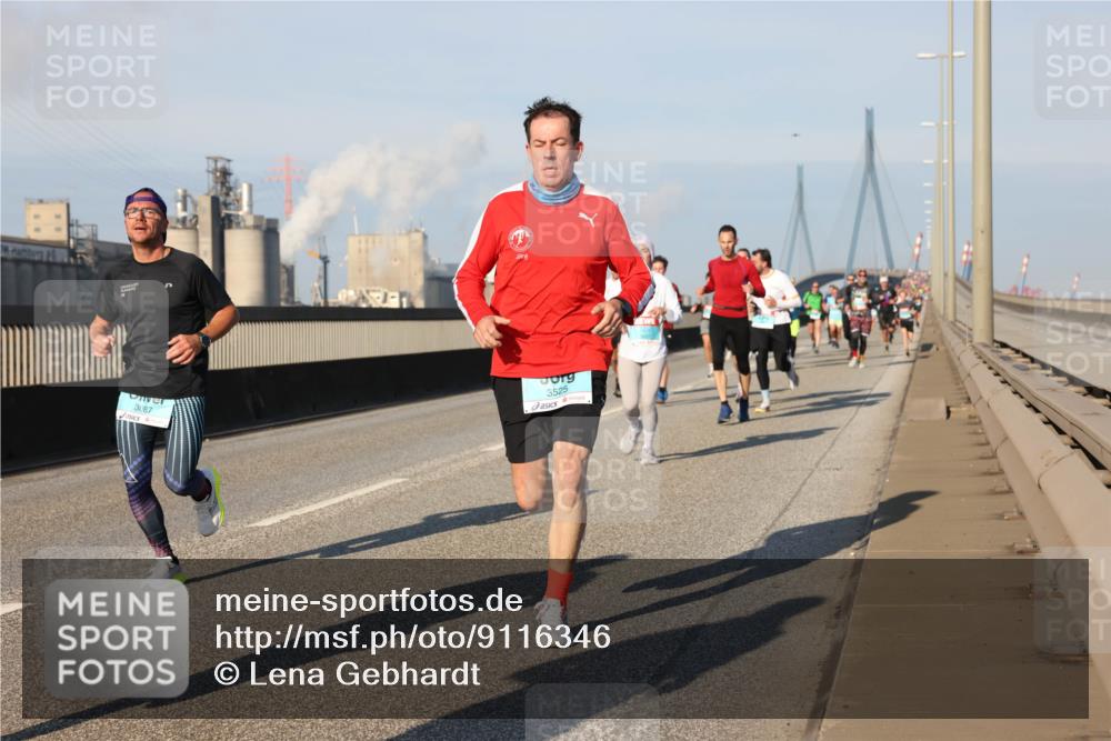 03.10.2025 - Köhlbrandbrückenlauf Lena Gebhardt http://msf.ph/oto/9116346 03.10.2025 09:44:02 Position 2 3087, 3525 meine-sportfotos.de