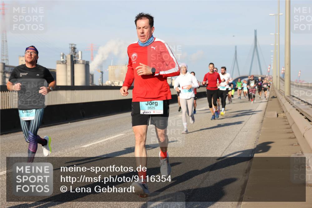 03.10.2025 - Köhlbrandbrückenlauf Lena Gebhardt http://msf.ph/oto/9116354 03.10.2025 09:44:02 Position 2 3087, 3525 meine-sportfotos.de