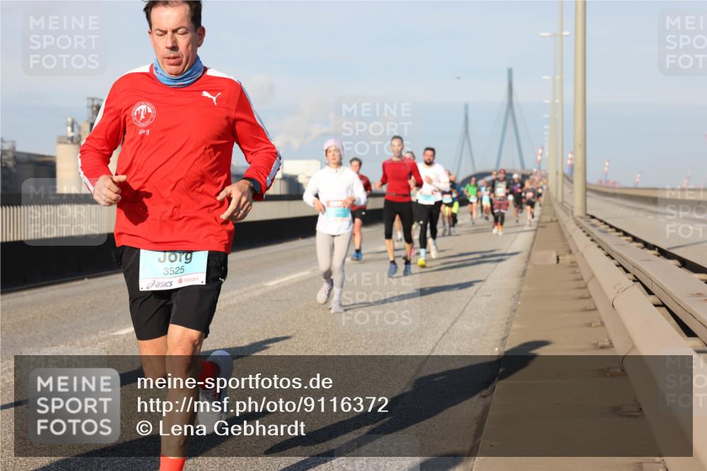 03.10.2025 - Köhlbrandbrückenlauf Lena Gebhardt http://msf.ph/oto/9116372 03.10.2025 09:44:03 Position 2 3525 meine-sportfotos.de