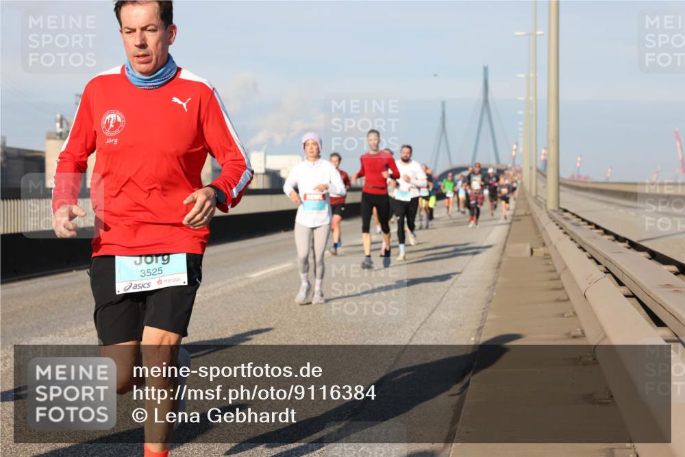 03.10.2025 - Köhlbrandbrückenlauf Lena Gebhardt http://msf.ph/oto/9116384 03.10.2025 09:44:03 Position 2 3525 meine-sportfotos.de