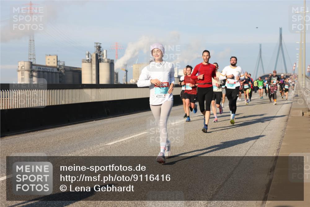 03.10.2025 - Köhlbrandbrückenlauf Lena Gebhardt http://msf.ph/oto/9116416 03.10.2025 09:44:04 Position 2 3837 meine-sportfotos.de