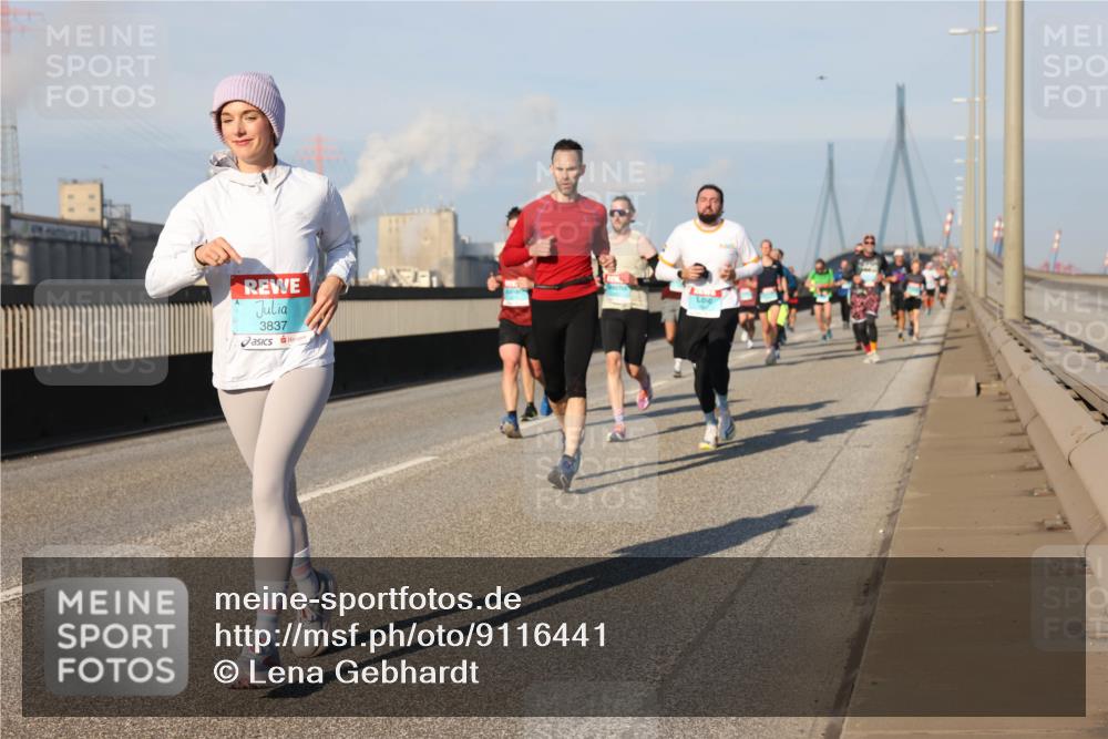 03.10.2025 - Köhlbrandbrückenlauf Lena Gebhardt http://msf.ph/oto/9116441 03.10.2025 09:44:05 Position 2 3837 meine-sportfotos.de