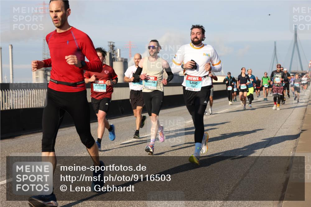 03.10.2025 - Köhlbrandbrückenlauf Lena Gebhardt http://msf.ph/oto/9116503 03.10.2025 09:44:06 Position 2 1075, 1269, 3340 meine-sportfotos.de