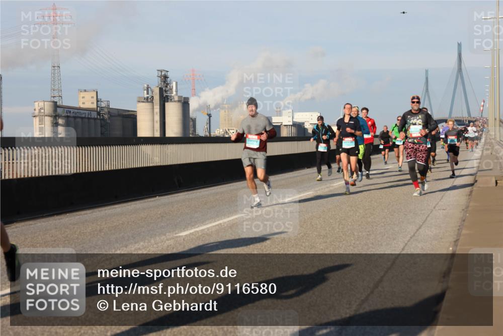 03.10.2025 - Köhlbrandbrückenlauf Lena Gebhardt http://msf.ph/oto/9116580 03.10.2025 09:44:08 Position 2  meine-sportfotos.de
