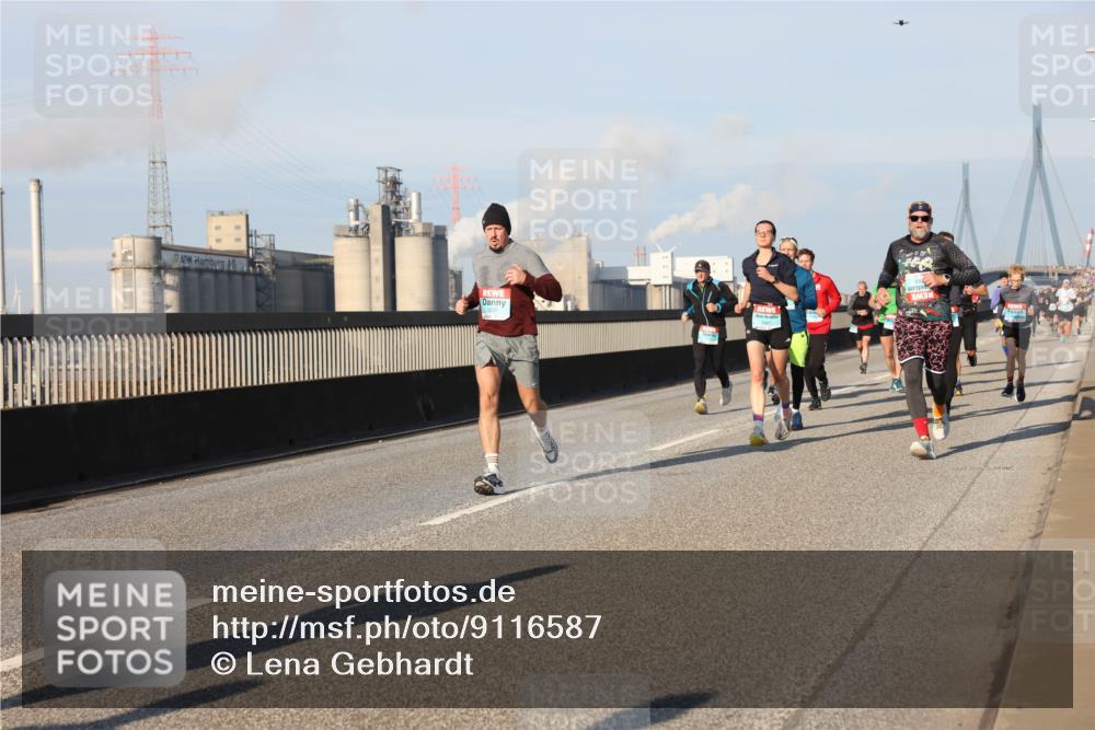 03.10.2025 - Köhlbrandbrückenlauf Lena Gebhardt http://msf.ph/oto/9116587 03.10.2025 09:44:09 Position 2 2 meine-sportfotos.de
