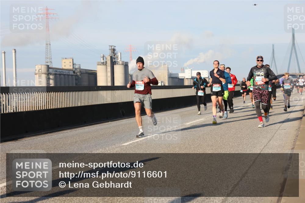 03.10.2025 - Köhlbrandbrückenlauf Lena Gebhardt http://msf.ph/oto/9116601 03.10.2025 09:44:09 Position 2  meine-sportfotos.de