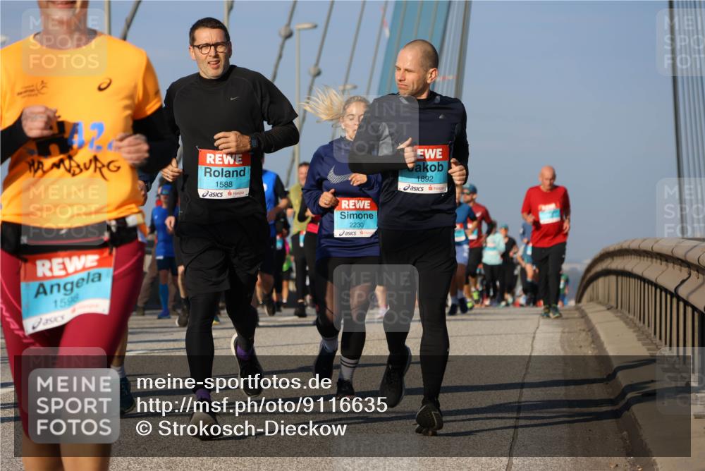 03.10.2025 - Köhlbrandbrückenlauf Strokosch-Dieckow http://msf.ph/oto/9116635 03.10.2025 09:49:32 Position 2 1588, 2230, 1892, 1596 meine-sportfotos.de