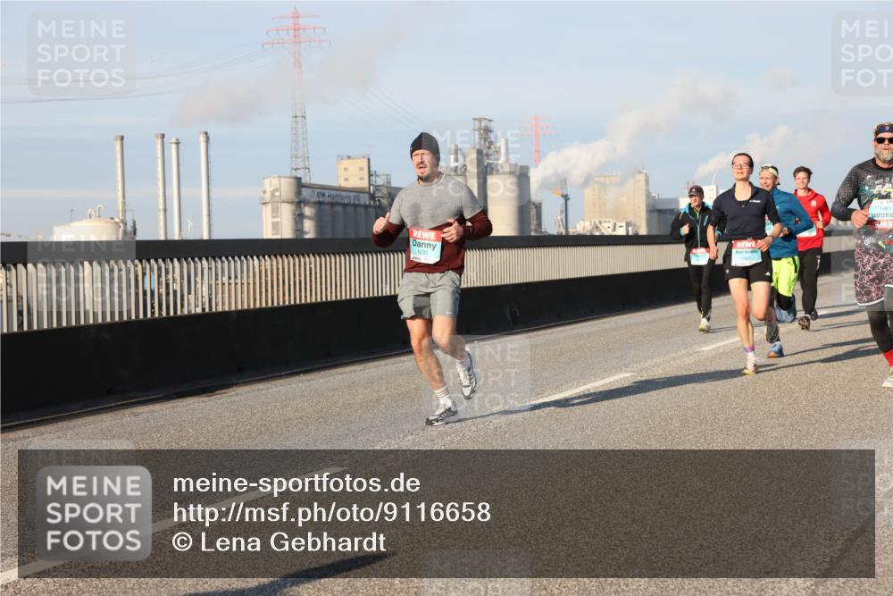 03.10.2025 - Köhlbrandbrückenlauf Lena Gebhardt http://msf.ph/oto/9116658 03.10.2025 09:44:10 Position 2 1237 meine-sportfotos.de