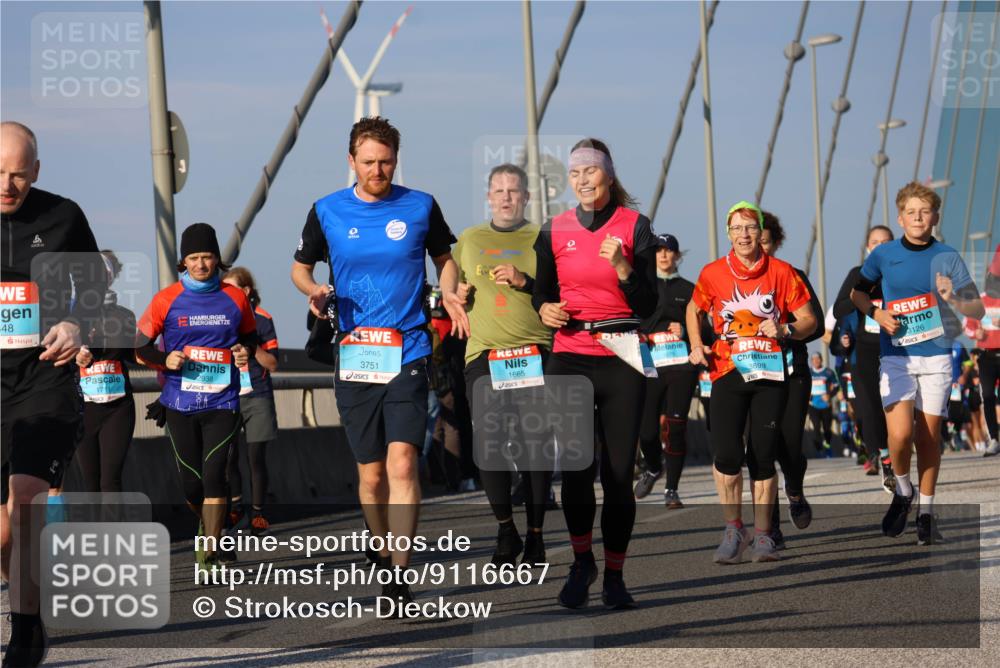 03.10.2025 - Köhlbrandbrückenlauf Strokosch-Dieckow http://msf.ph/oto/9116667 03.10.2025 09:49:40 Position 2 48, 3751, 2938, 1711, 1665, 3699, 3126 meine-sportfotos.de