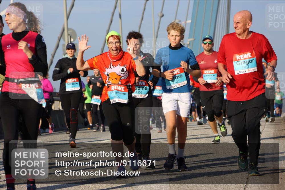 03.10.2025 - Köhlbrandbrückenlauf Strokosch-Dieckow http://msf.ph/oto/9116671 03.10.2025 09:49:42 Position 2 1979, 1305, 3699, 3126, 1770, 1498 meine-sportfotos.de
