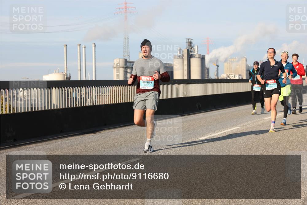 03.10.2025 - Köhlbrandbrückenlauf Lena Gebhardt http://msf.ph/oto/9116680 03.10.2025 09:44:10 Position 2 1237 meine-sportfotos.de