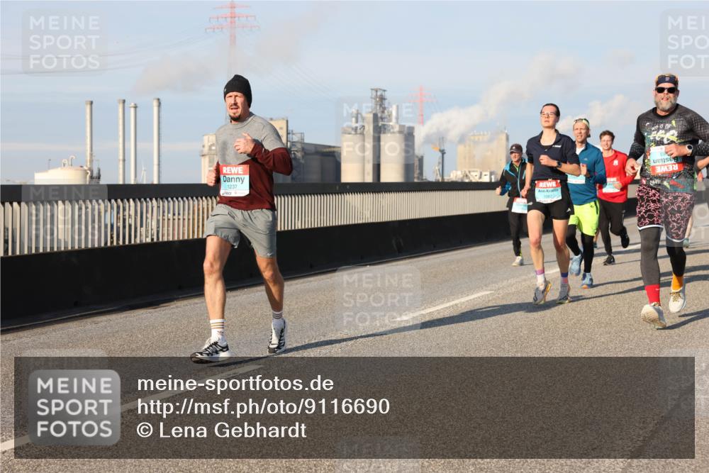 03.10.2025 - Köhlbrandbrückenlauf Lena Gebhardt http://msf.ph/oto/9116690 03.10.2025 09:44:10 Position 2 1237 meine-sportfotos.de