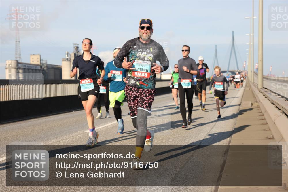 03.10.2025 - Köhlbrandbrückenlauf Lena Gebhardt http://msf.ph/oto/9116750 03.10.2025 09:44:11 Position 2 1087, 1063 meine-sportfotos.de