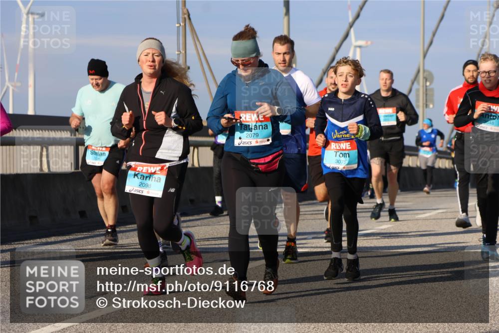 03.10.2025 - Köhlbrandbrückenlauf Strokosch-Dieckow http://msf.ph/oto/9116768 03.10.2025 09:49:52 Position 2 2826, 2098, 2079, 3075, 3648 meine-sportfotos.de