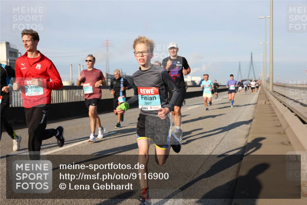 03.10.2025 - Köhlbrandbrückenlauf Lena Gebhardt http://msf.ph/oto/9116900 03.10.2025 09:44:14 Position 2 1118, 2997 meine-sportfotos.de