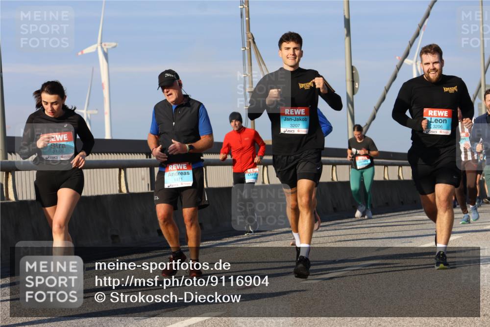 03.10.2025 - Köhlbrandbrückenlauf Strokosch-Dieckow http://msf.ph/oto/9116904 03.10.2025 09:50:10 Position 2 2155, 1471, 3207, 3206 meine-sportfotos.de
