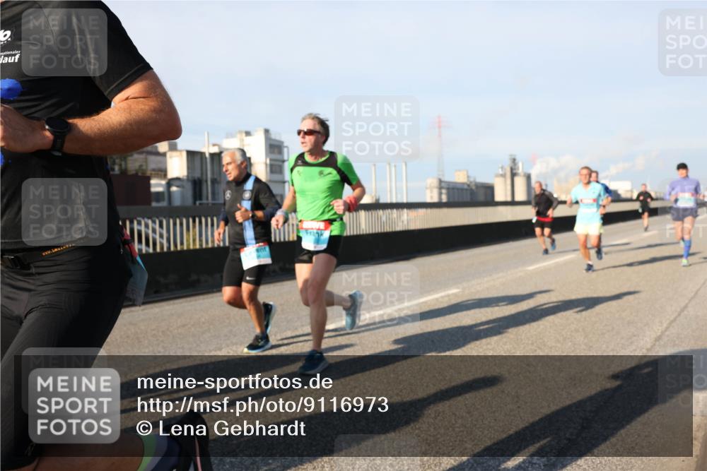 03.10.2025 - Köhlbrandbrückenlauf Lena Gebhardt http://msf.ph/oto/9116973 03.10.2025 09:44:15 Position 2  meine-sportfotos.de