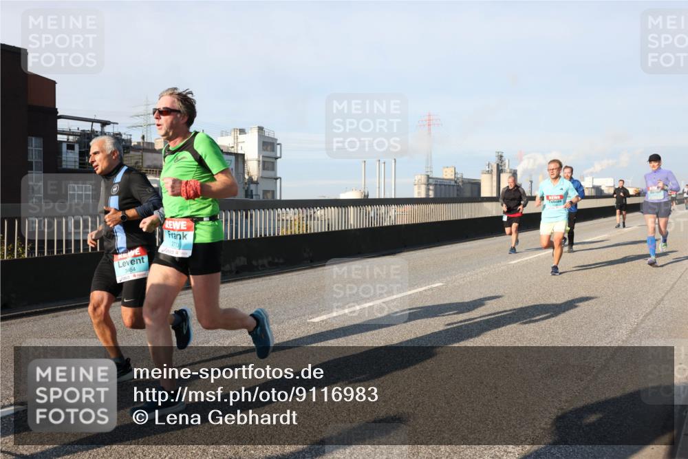 03.10.2025 - Köhlbrandbrückenlauf Lena Gebhardt http://msf.ph/oto/9116983 03.10.2025 09:44:16 Position 2 3464, 2710 meine-sportfotos.de