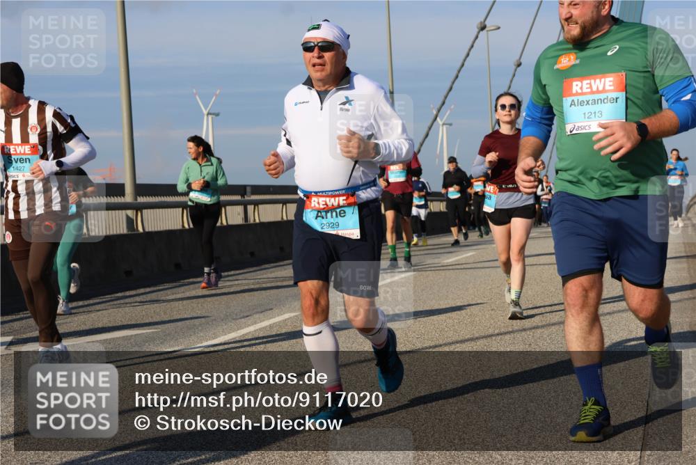 03.10.2025 - Köhlbrandbrückenlauf Strokosch-Dieckow http://msf.ph/oto/9117020 03.10.2025 09:50:17 Position 2 1427, 2929, 1213 meine-sportfotos.de