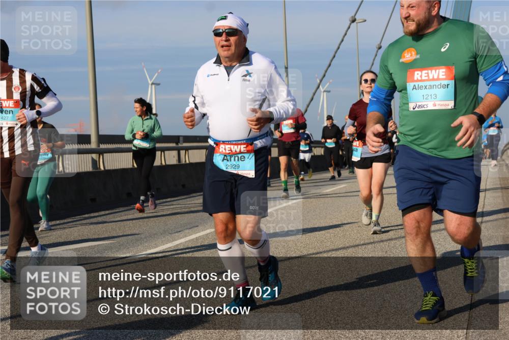 03.10.2025 - Köhlbrandbrückenlauf Strokosch-Dieckow http://msf.ph/oto/9117021 03.10.2025 09:50:17 Position 2 427, 2929, 1213 meine-sportfotos.de