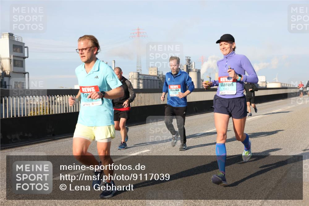 03.10.2025 - Köhlbrandbrückenlauf Lena Gebhardt http://msf.ph/oto/9117039 03.10.2025 09:44:17 Position 2 1639, 1249, 1383 meine-sportfotos.de