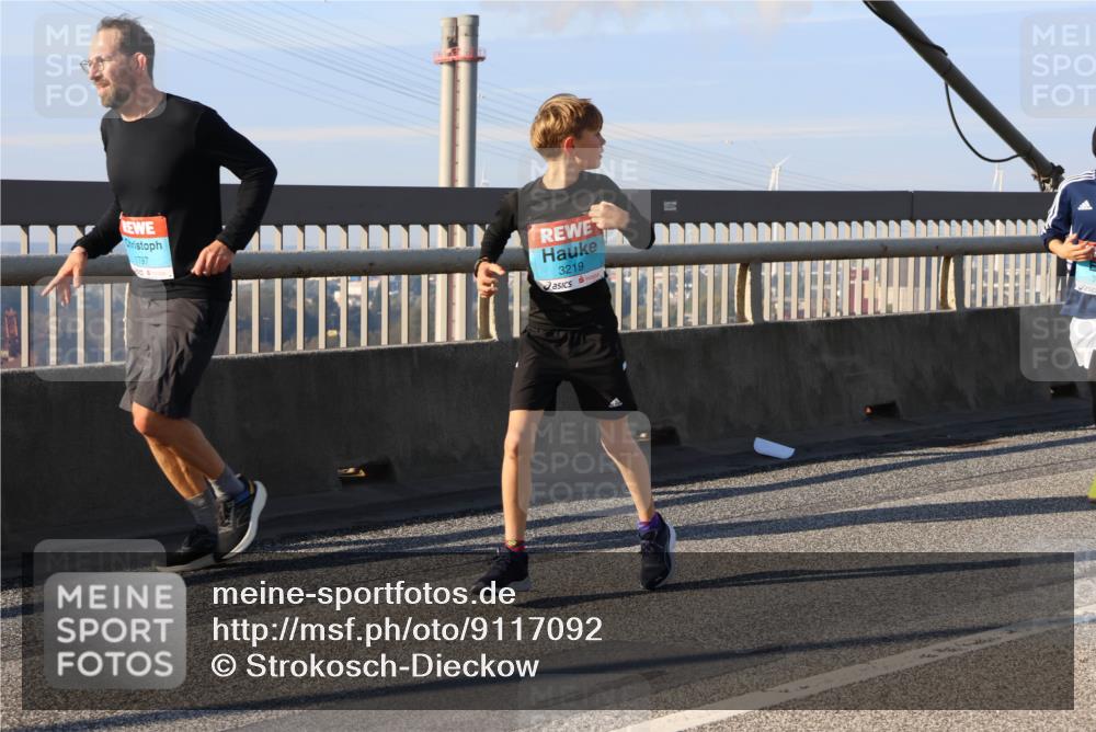 03.10.2025 - Köhlbrandbrückenlauf Strokosch-Dieckow http://msf.ph/oto/9117092 03.10.2025 09:50:24 Position 2 1797, 3219, 52480 meine-sportfotos.de