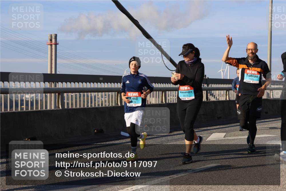 03.10.2025 - Köhlbrandbrückenlauf Strokosch-Dieckow http://msf.ph/oto/9117097 03.10.2025 09:50:25 Position 2 78, 3175, 1925 meine-sportfotos.de