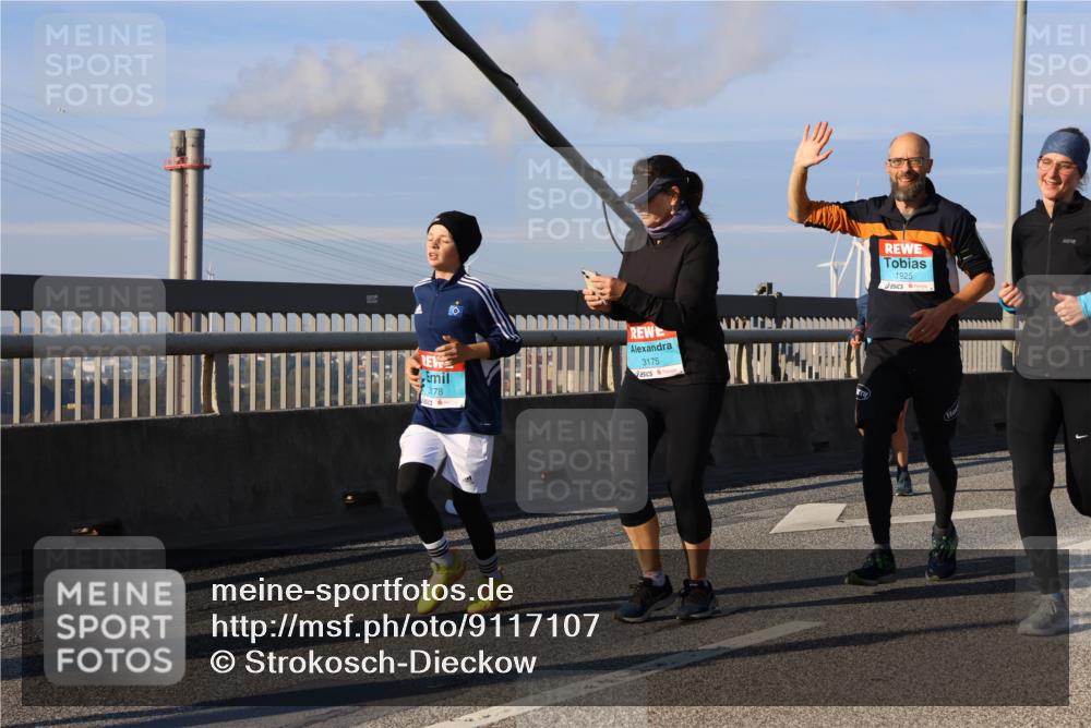 03.10.2025 - Köhlbrandbrückenlauf Strokosch-Dieckow http://msf.ph/oto/9117107 03.10.2025 09:50:25 Position 2 378, 3175, 1925 meine-sportfotos.de