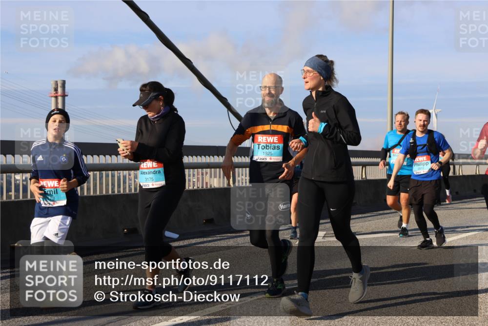 03.10.2025 - Köhlbrandbrückenlauf Strokosch-Dieckow http://msf.ph/oto/9117112 03.10.2025 09:50:26 Position 2 78, 3175, 1925, 2812 meine-sportfotos.de