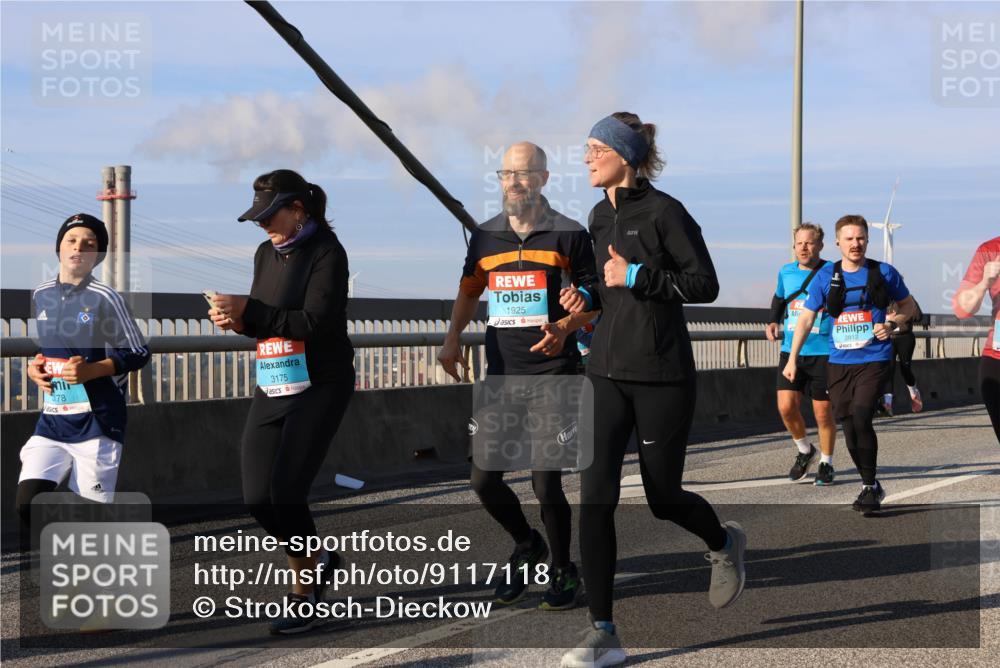 03.10.2025 - Köhlbrandbrückenlauf Strokosch-Dieckow http://msf.ph/oto/9117118 03.10.2025 09:50:26 Position 2 78, 3175, 1925, 2812 meine-sportfotos.de