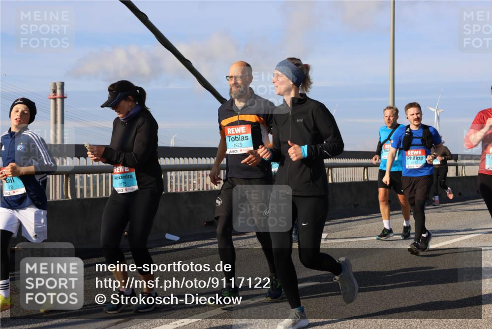 03.10.2025 - Köhlbrandbrückenlauf Strokosch-Dieckow http://msf.ph/oto/9117122 03.10.2025 09:50:26 Position 2 78, 3175, 1925, 2812 meine-sportfotos.de