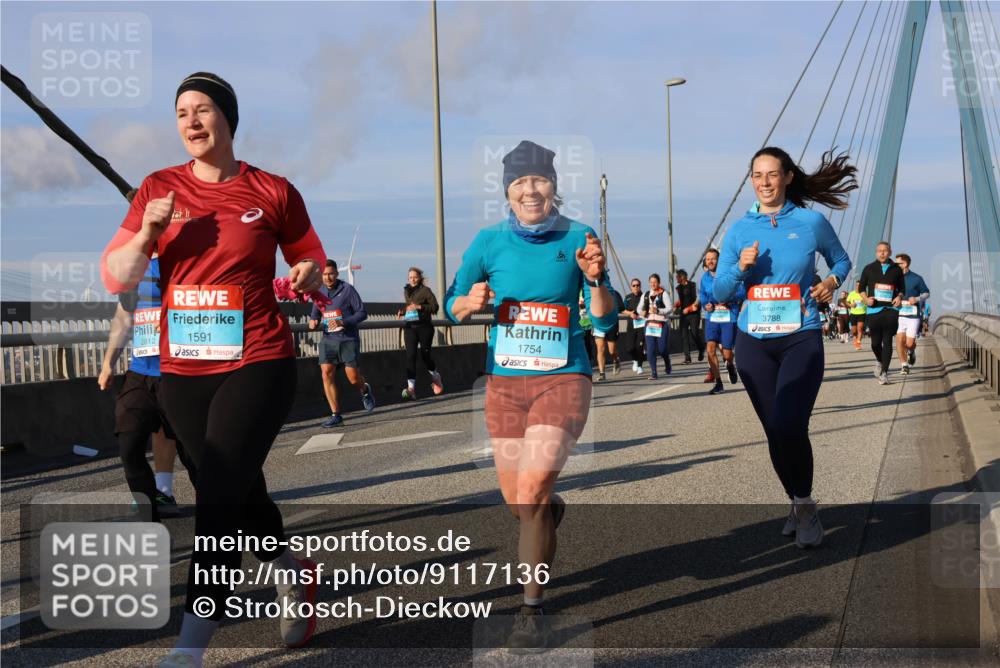 03.10.2025 - Köhlbrandbrückenlauf Strokosch-Dieckow http://msf.ph/oto/9117136 03.10.2025 09:50:28 Position 2 2812, 1591, 1754, 3788 meine-sportfotos.de