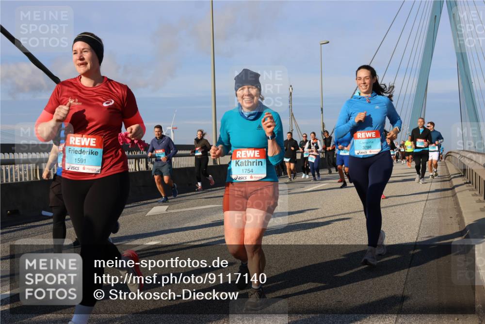 03.10.2025 - Köhlbrandbrückenlauf Strokosch-Dieckow http://msf.ph/oto/9117140 03.10.2025 09:50:28 Position 2 1591, 1754, 3788 meine-sportfotos.de