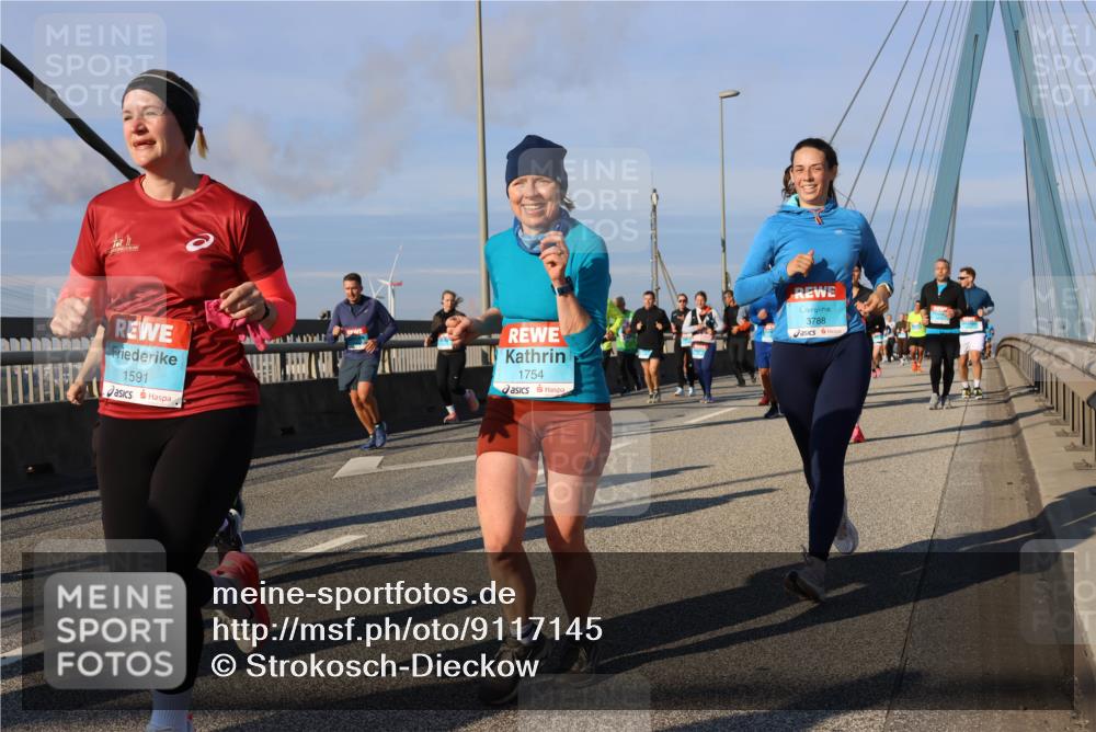 03.10.2025 - Köhlbrandbrückenlauf Strokosch-Dieckow http://msf.ph/oto/9117145 03.10.2025 09:50:28 Position 2 1591, 1754, 3788 meine-sportfotos.de