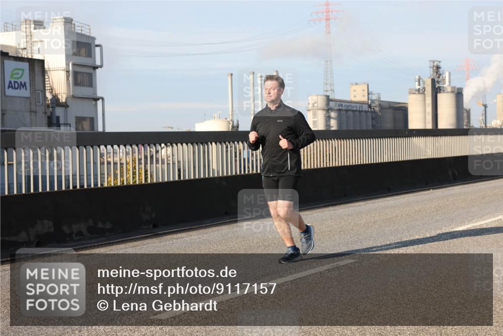 03.10.2025 - Köhlbrandbrückenlauf Lena Gebhardt http://msf.ph/oto/9117157 03.10.2025 09:44:20 Position 2  meine-sportfotos.de
