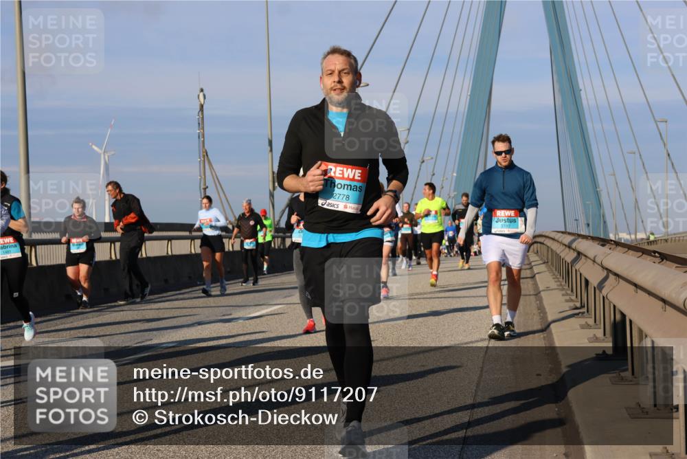 03.10.2025 - Köhlbrandbrückenlauf Strokosch-Dieckow http://msf.ph/oto/9117207 03.10.2025 09:50:32 Position 2 1481, 2778, 3180 meine-sportfotos.de