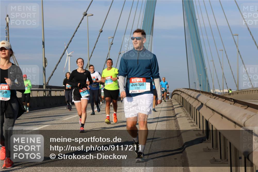 03.10.2025 - Köhlbrandbrückenlauf Strokosch-Dieckow http://msf.ph/oto/9117211 03.10.2025 09:50:33 Position 2 79, 2110, 3180 meine-sportfotos.de