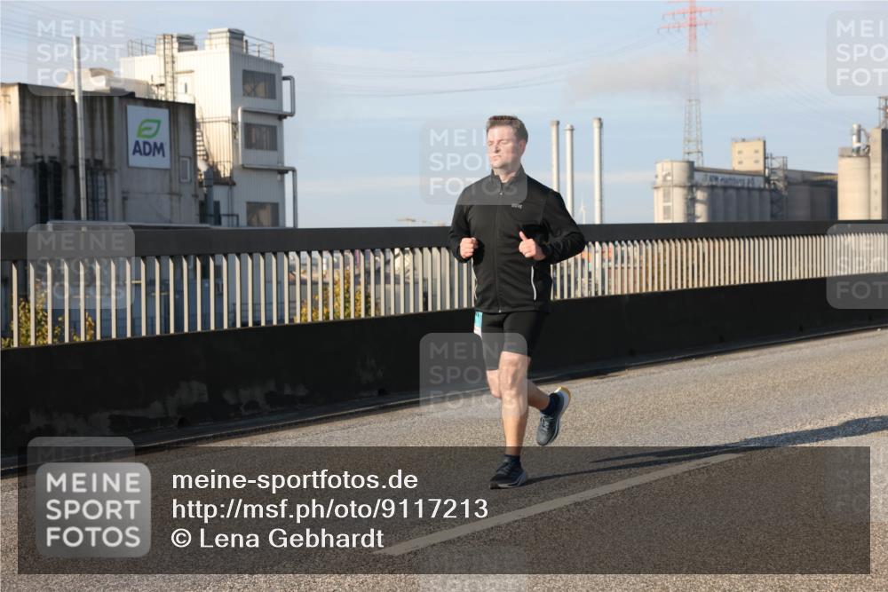 03.10.2025 - Köhlbrandbrückenlauf Lena Gebhardt http://msf.ph/oto/9117213 03.10.2025 09:44:21 Position 2  meine-sportfotos.de