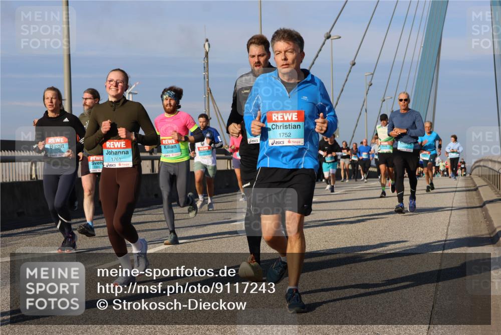 03.10.2025 - Köhlbrandbrückenlauf Strokosch-Dieckow http://msf.ph/oto/9117243 03.10.2025 09:50:40 Position 2 1761, 1390, 1752 meine-sportfotos.de