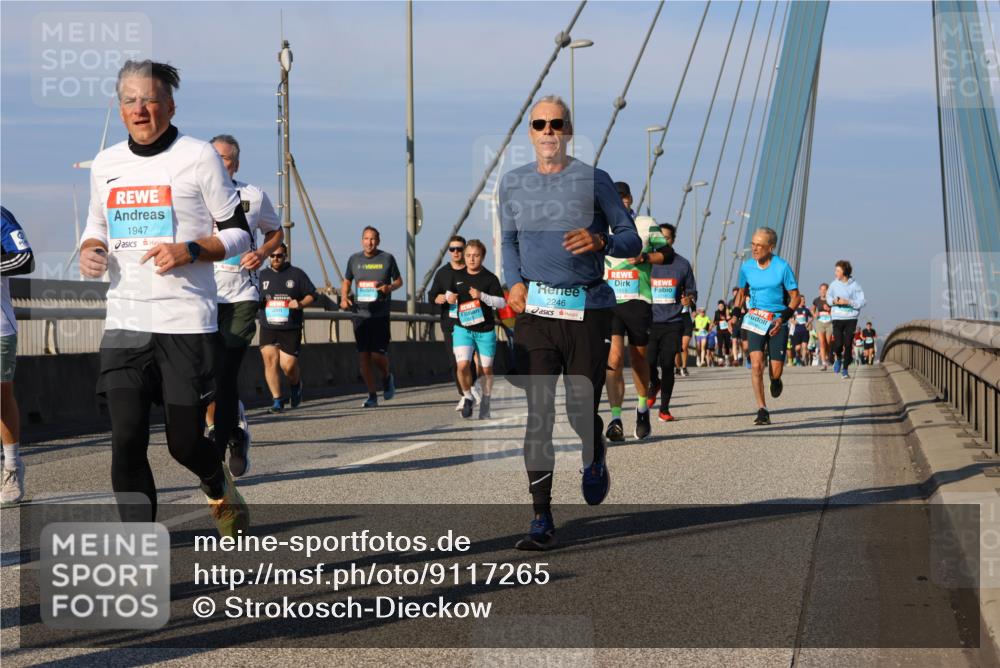 03.10.2025 - Köhlbrandbrückenlauf Strokosch-Dieckow http://msf.ph/oto/9117265 03.10.2025 09:50:42 Position 2 1947, 2246, 1813 meine-sportfotos.de