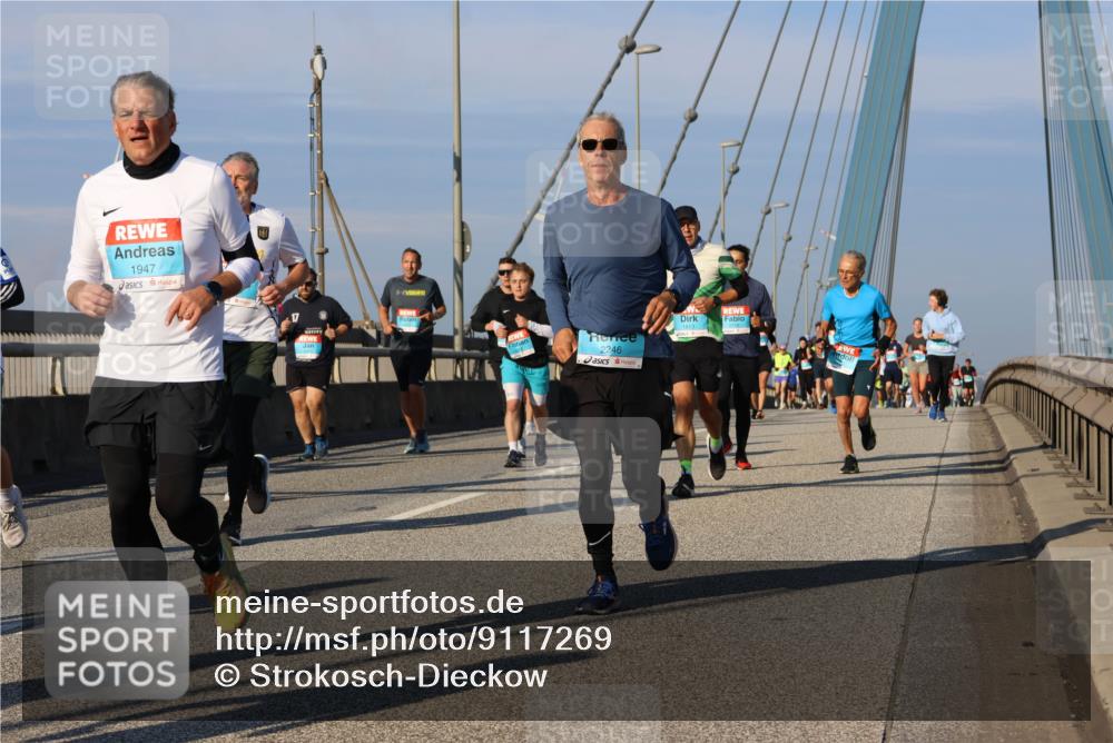 03.10.2025 - Köhlbrandbrückenlauf Strokosch-Dieckow http://msf.ph/oto/9117269 03.10.2025 09:50:42 Position 2 1947, 2246 meine-sportfotos.de