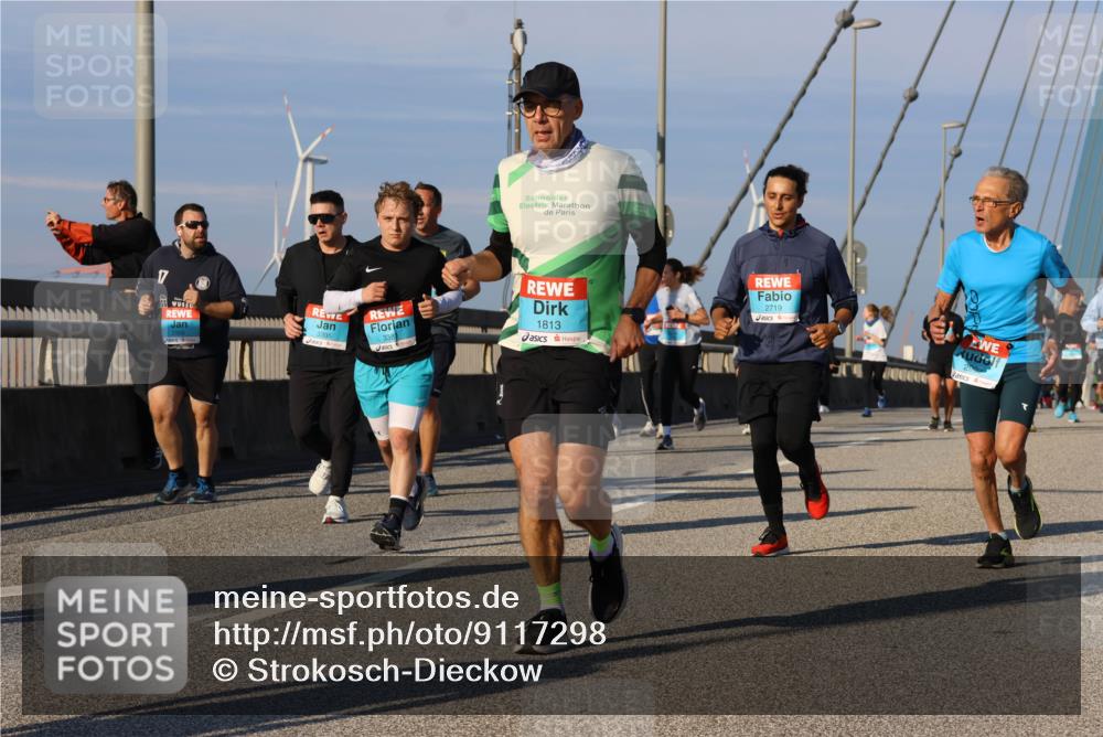 03.10.2025 - Köhlbrandbrückenlauf Strokosch-Dieckow http://msf.ph/oto/9117298 03.10.2025 09:50:46 Position 2 1813, 3395, 2719 meine-sportfotos.de