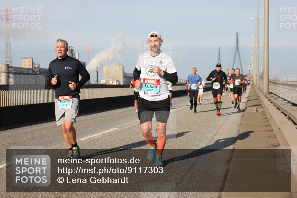 03.10.2025 - Köhlbrandbrückenlauf Lena Gebhardt http://msf.ph/oto/9117303 03.10.2025 09:44:24 Position 2 3137, 2697 meine-sportfotos.de