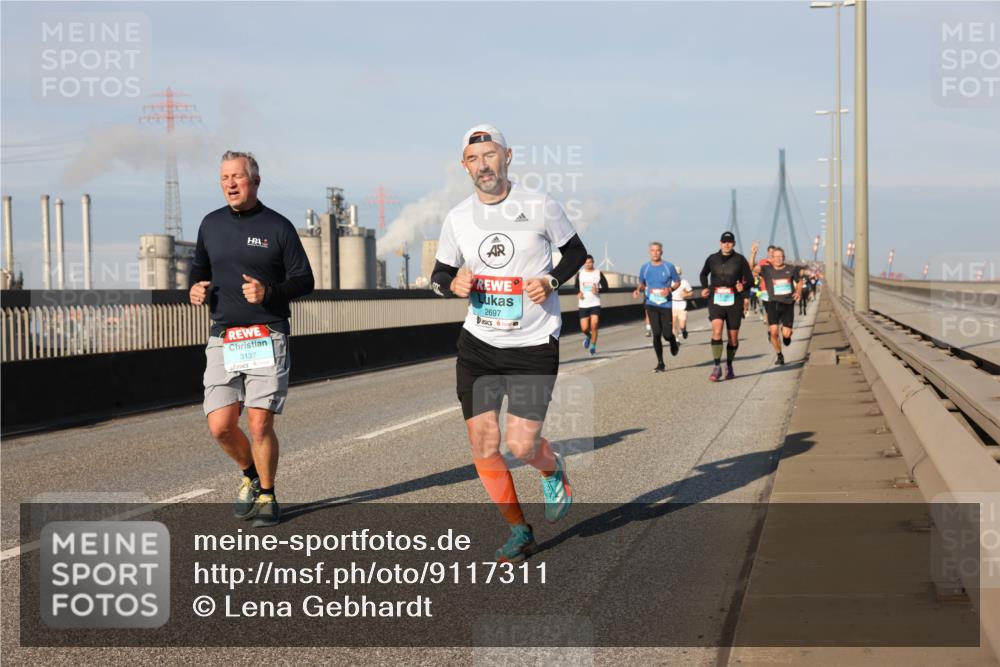 03.10.2025 - Köhlbrandbrückenlauf Lena Gebhardt http://msf.ph/oto/9117311 03.10.2025 09:44:24 Position 2 3137, 2697 meine-sportfotos.de