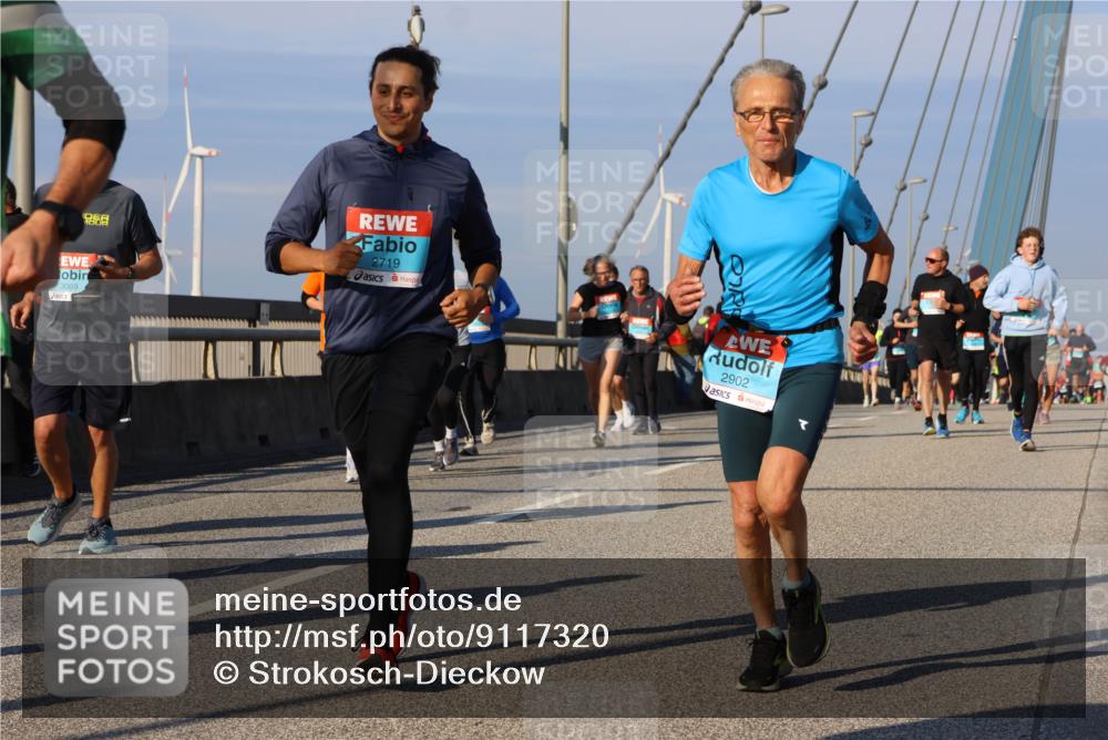 03.10.2025 - Köhlbrandbrückenlauf Strokosch-Dieckow http://msf.ph/oto/9117320 03.10.2025 09:50:47 Position 2 3069, 2719, 2902 meine-sportfotos.de