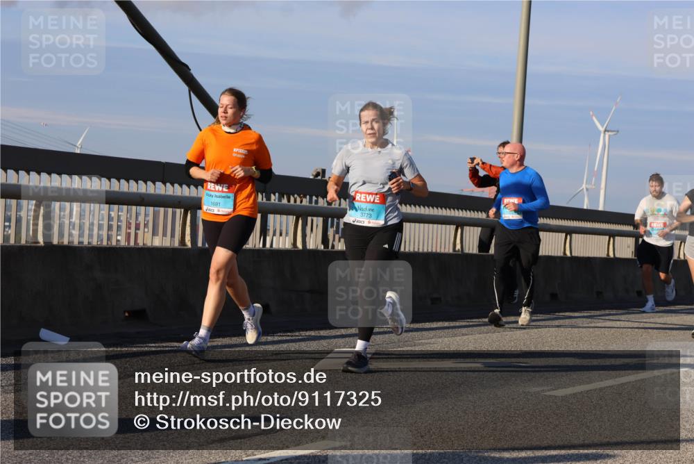 03.10.2025 - Köhlbrandbrückenlauf Strokosch-Dieckow http://msf.ph/oto/9117325 03.10.2025 09:50:51 Position 2 1691, 3773 meine-sportfotos.de
