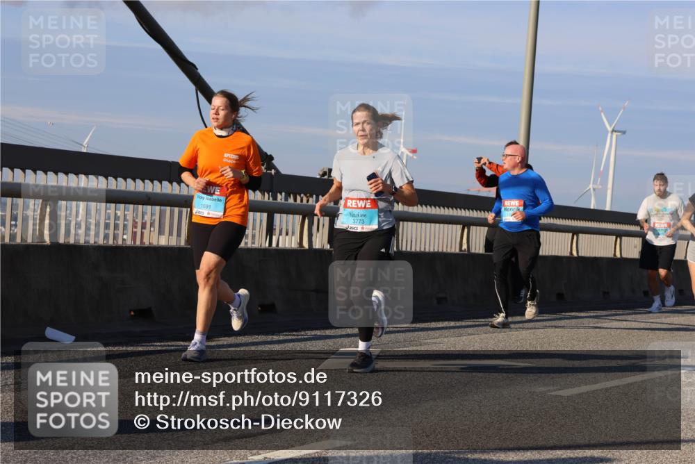 03.10.2025 - Köhlbrandbrückenlauf Strokosch-Dieckow http://msf.ph/oto/9117326 03.10.2025 09:50:51 Position 2 1691, 3773 meine-sportfotos.de