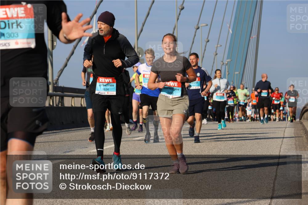 03.10.2025 - Köhlbrandbrückenlauf Strokosch-Dieckow http://msf.ph/oto/9117372 03.10.2025 09:50:56 Position 2 303, 1634, 2499 meine-sportfotos.de