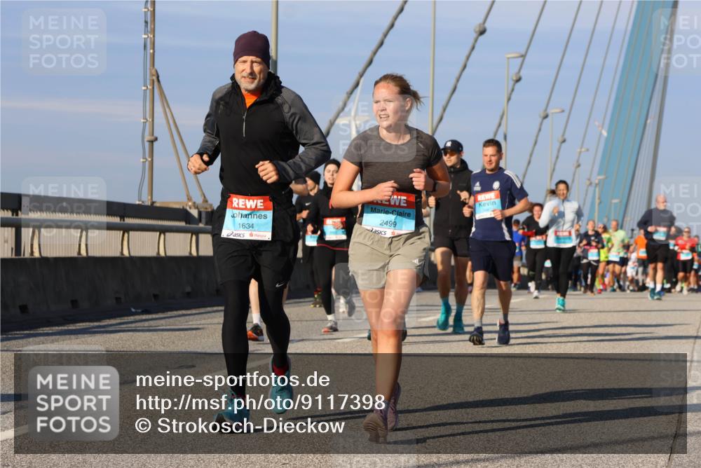03.10.2025 - Köhlbrandbrückenlauf Strokosch-Dieckow http://msf.ph/oto/9117398 03.10.2025 09:50:57 Position 2 1634, 2499 meine-sportfotos.de